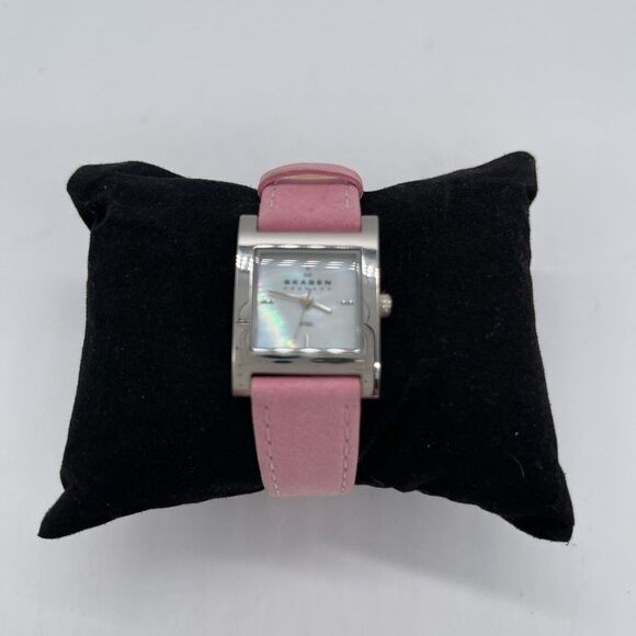 Skagen Mother of Pearl with Leather Band